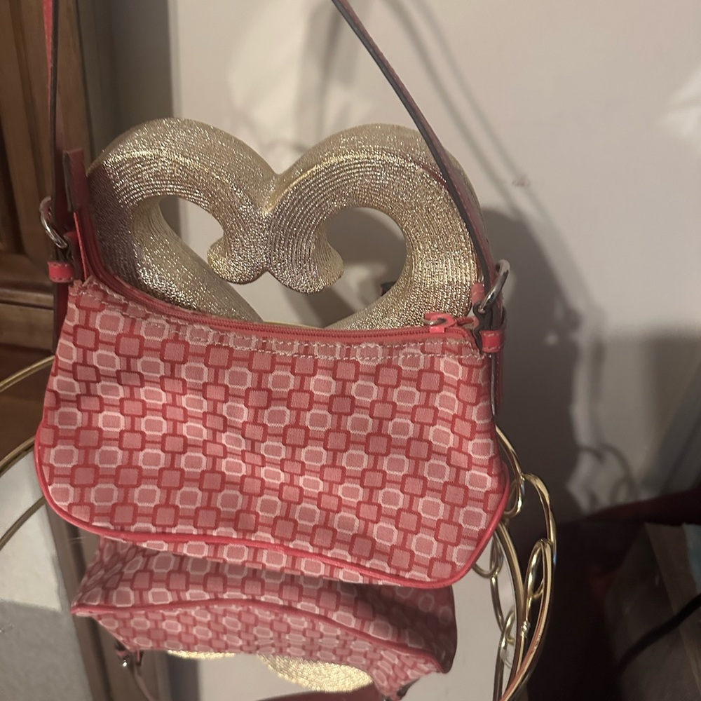Child’s Nine West hand bag